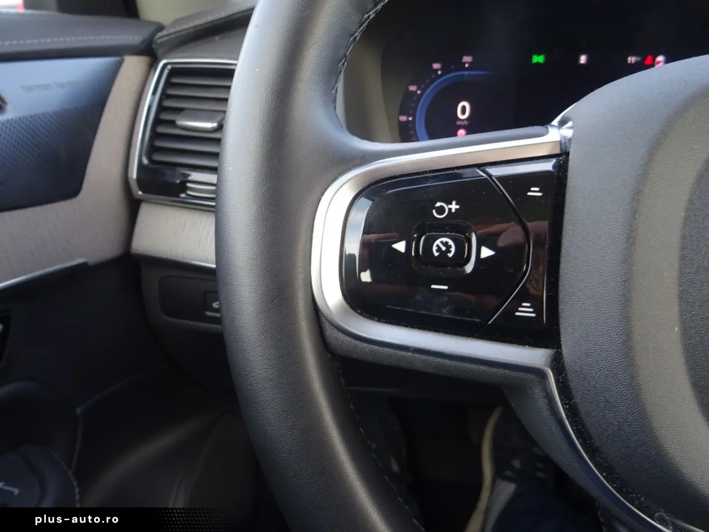 VOLVO XC 90 T8 Plus B Plug-In Hybrid AWD Leder Pano