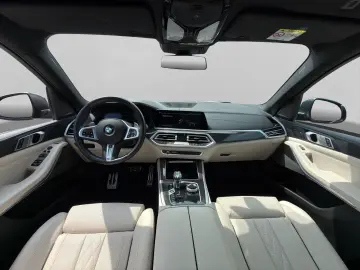 BMW X5 xDrive40i M Sport Harman Kardon Sky Lounge