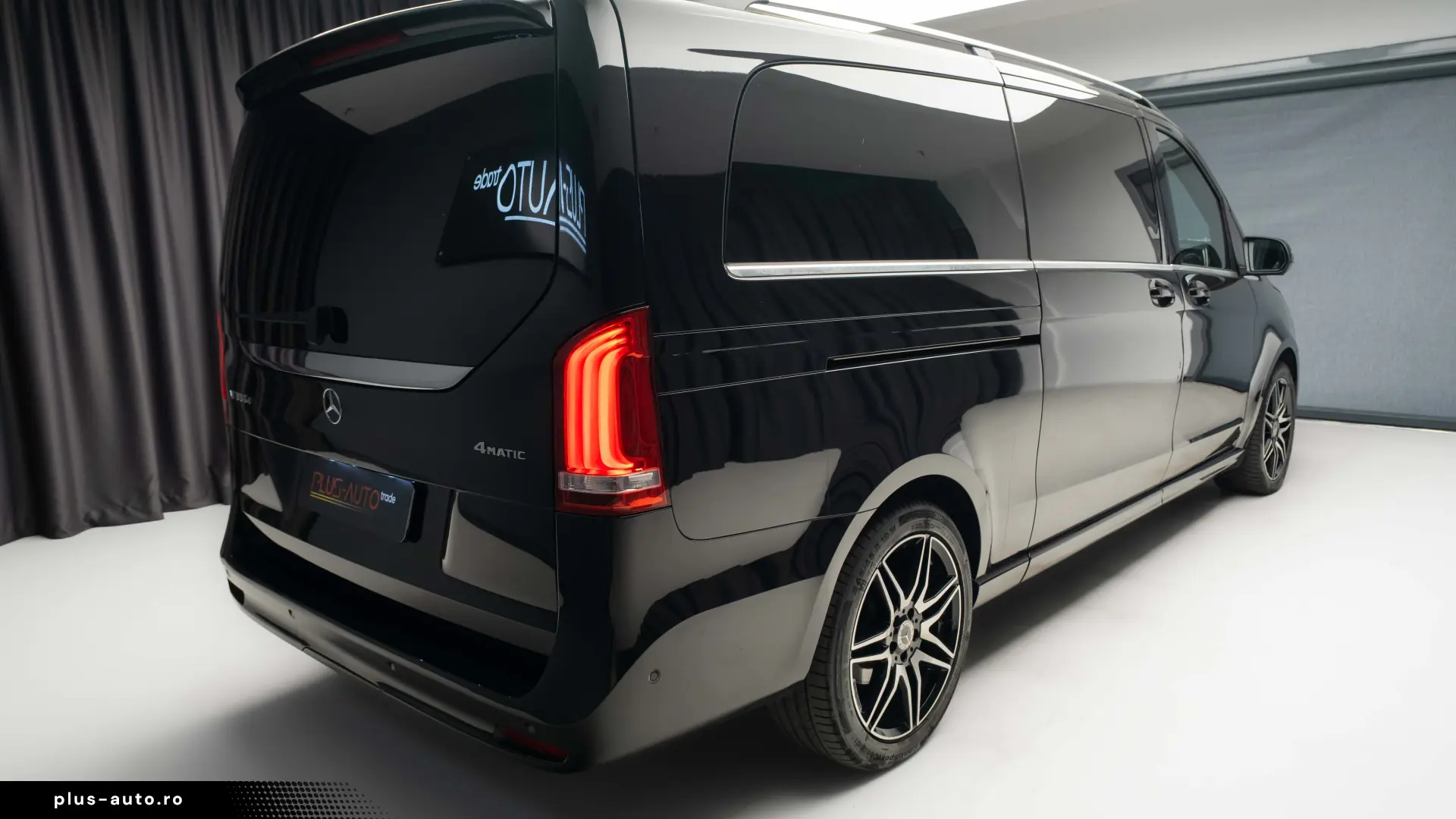 Mercedes-Benz V300 4MATIC AMG VIP Seats