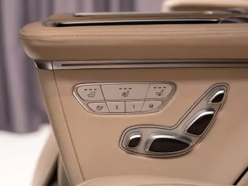 Mercedes-Benz V300 4MATIC AMG VIP Seats