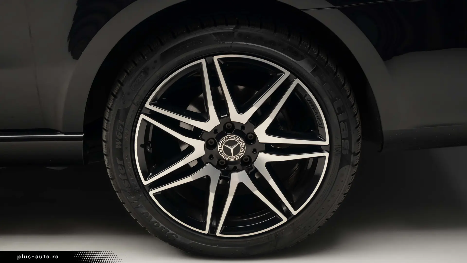 Mercedes-Benz V300 4MATIC AMG VIP Seats