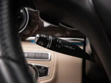 Mercedes-Benz V300 4MATIC AMG VIP Seats