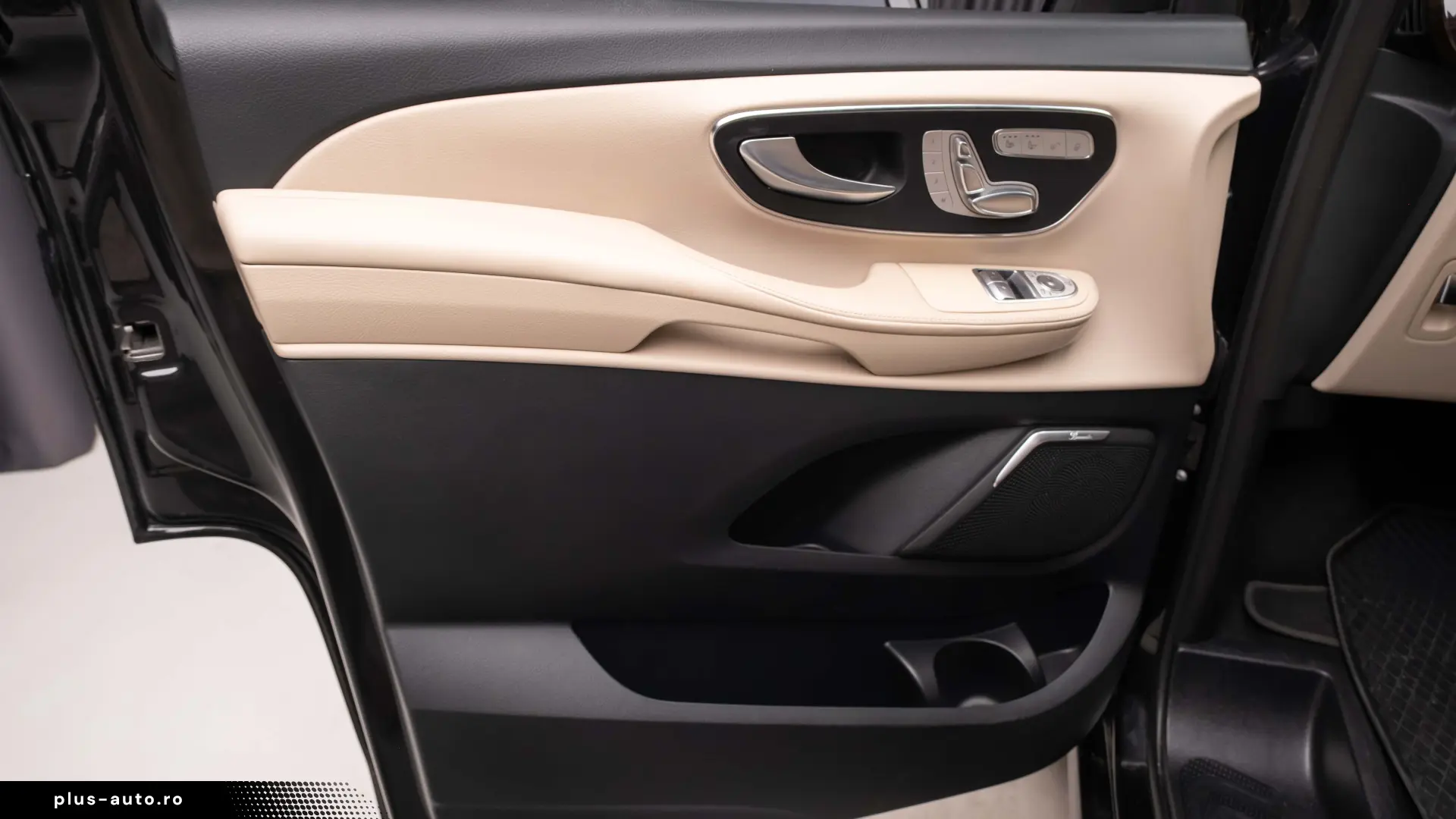 Mercedes-Benz V300 4MATIC AMG VIP Seats