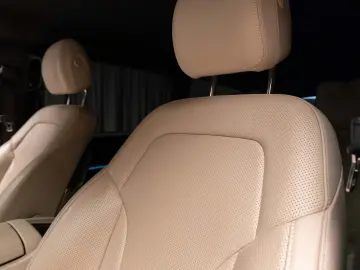 Mercedes-Benz V300 4MATIC AMG VIP Seats