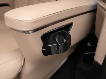 Mercedes-Benz V300 4MATIC AMG VIP Seats