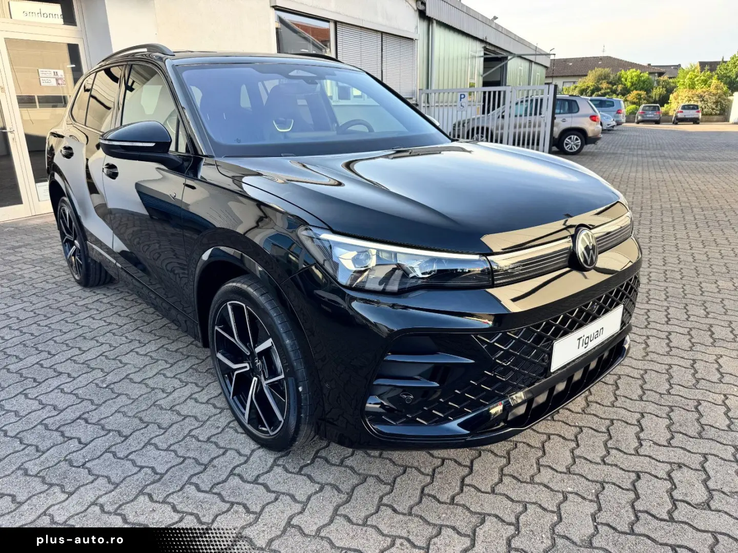 VW Tiguan R-Line 2.0 TSI 4Motion Head-Up Black Stan
