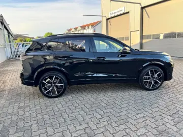 VW Tiguan R-Line 2.0 TSI 4Motion Head-Up Black Stan