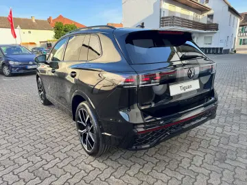 VW Tiguan R-Line 2.0 TSI 4Motion Head-Up Black Stan