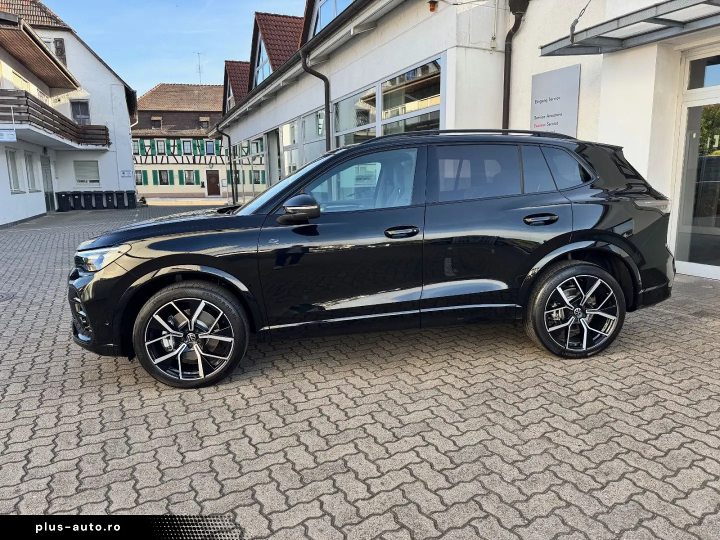 VW Tiguan R-Line 2.0 TSI 4Motion Head-Up Black Stan