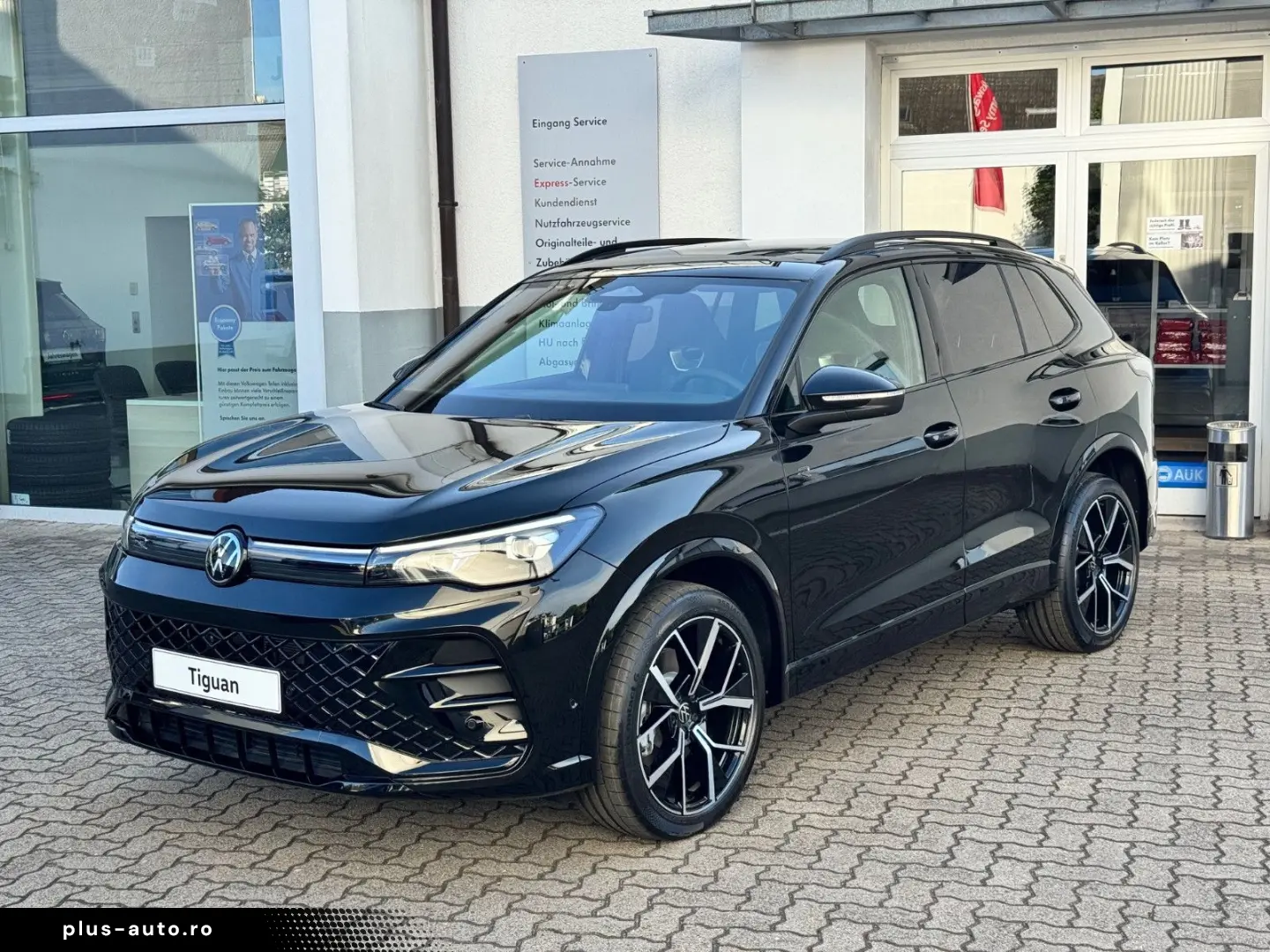 VW Tiguan R-Line 2.0 TSI 4Motion Head-Up Black Stan