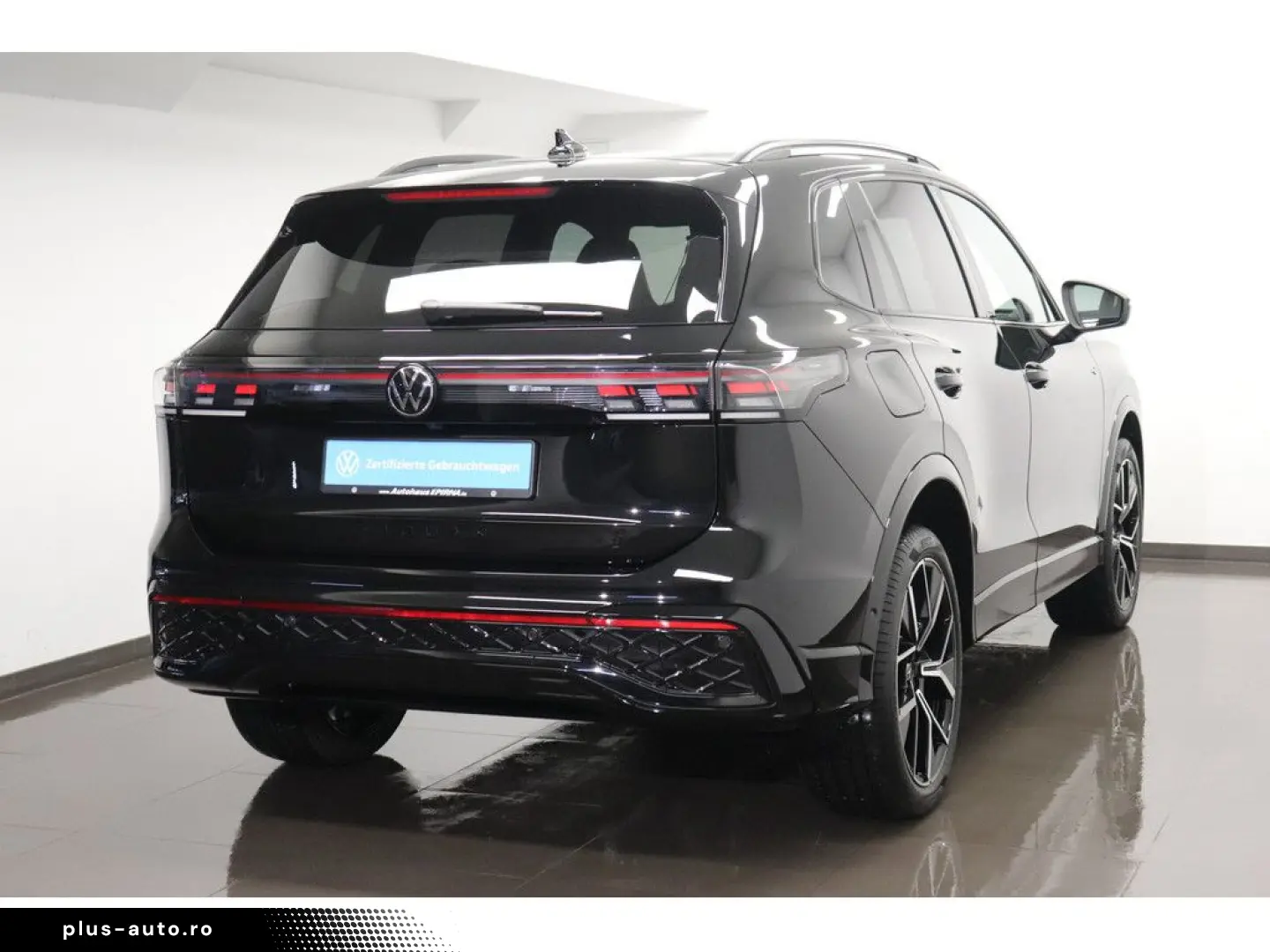 VW Tiguan R-Line 2.0 TDI 4MOTION Pano Matrix