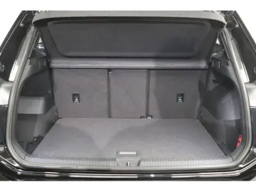 VW Tiguan R-Line 2.0 TDI 4MOTION Pano Matrix