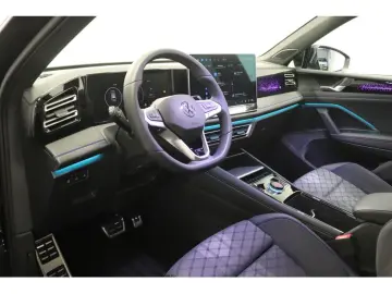VW Tiguan R-Line 2.0 TDI 4MOTION Pano Matrix