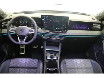 VW Tiguan R-Line 2.0 TDI 4MOTION Pano Matrix