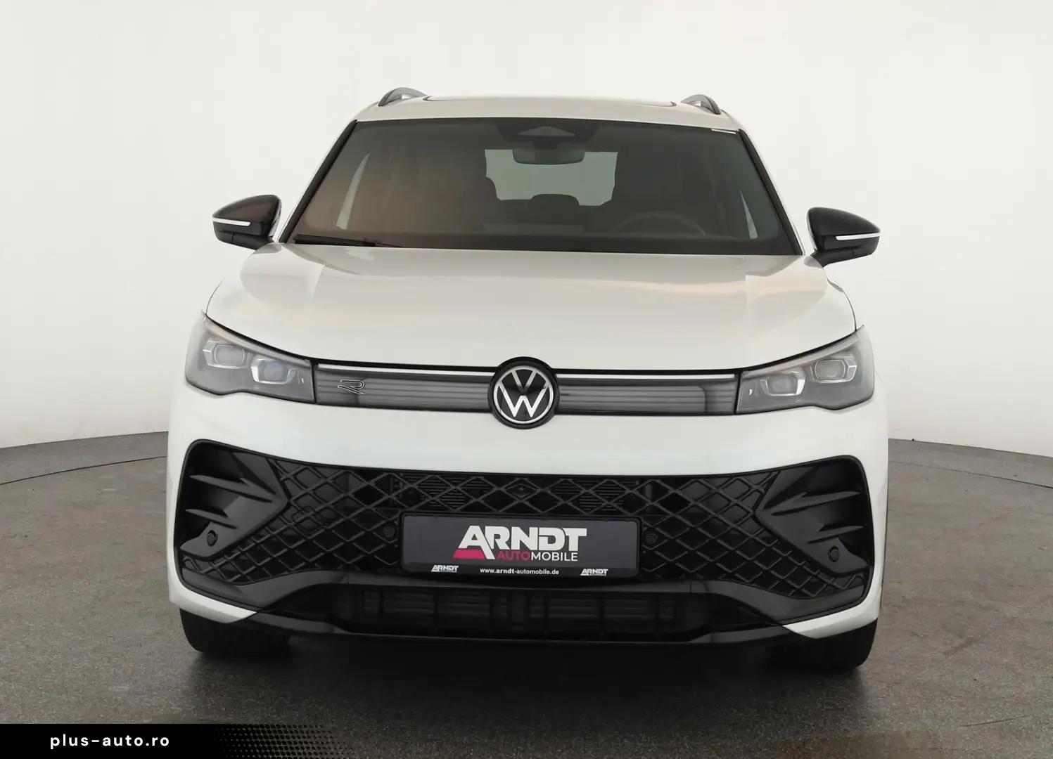 VW Tiguan 2.0 TSI DSG 4M R-Line IQ Pano Nav 360 AHK