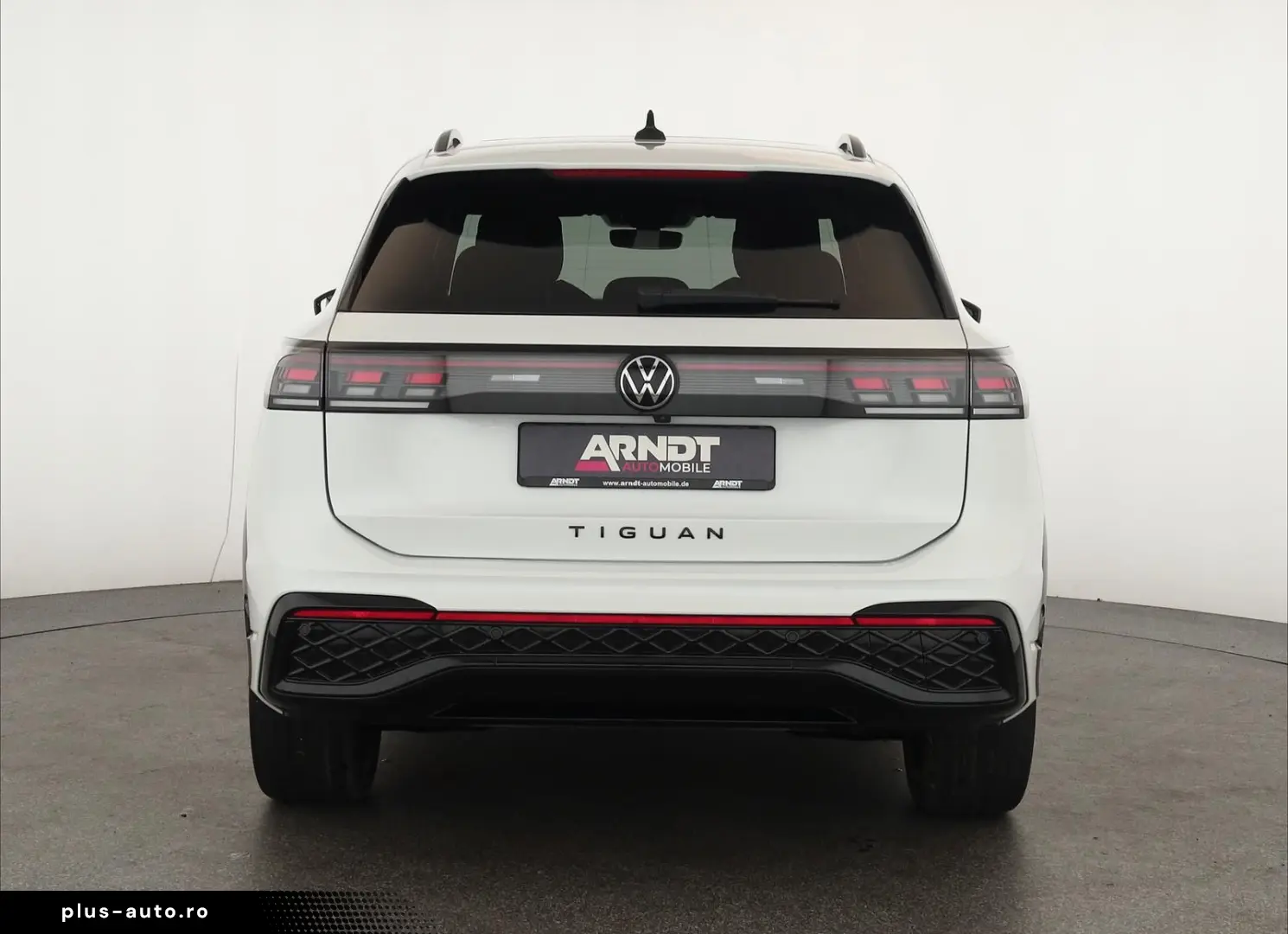 VW Tiguan 2.0 TSI DSG 4M R-Line IQ Pano Nav 360 AHK