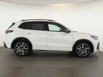 VW Tiguan 2.0 TSI DSG 4M R-Line IQ Pano Nav 360 AHK
