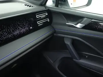 VW Tiguan 2.0 TSI DSG 4M R-Line IQ Pano Nav 360 AHK