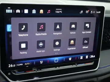 VW Tiguan 2.0 TSI DSG 4M R-Line IQ Pano Nav 360 AHK