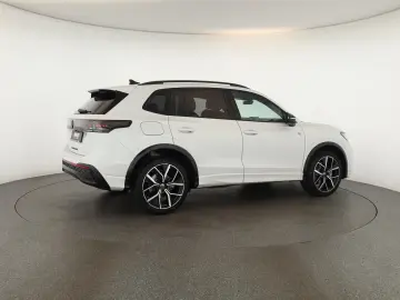 VW Tiguan 2.0 TSI DSG 4M R-Line IQ Pano Nav 360 AHK