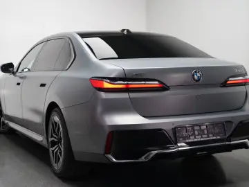 BMW 740d xDrive M Sport FOND TV EXECUTIVE