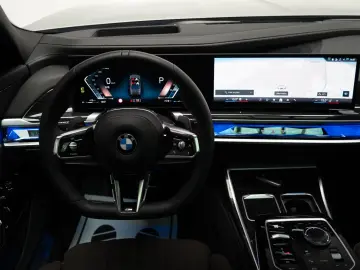 BMW 740d xDrive M Sport FOND TV EXECUTIVE