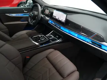 BMW 740d xDrive M Sport FOND TV EXECUTIVE
