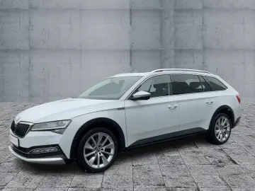 SKODA Superb Combi SCOUT 2.0 TDI 4x4 DSG LED AHK PANO