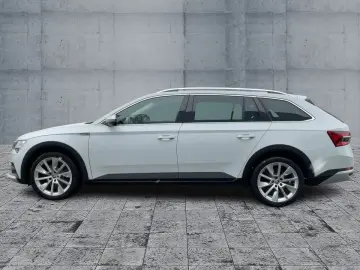 SKODA Superb Combi SCOUT 2.0 TDI 4x4 DSG LED AHK PANO