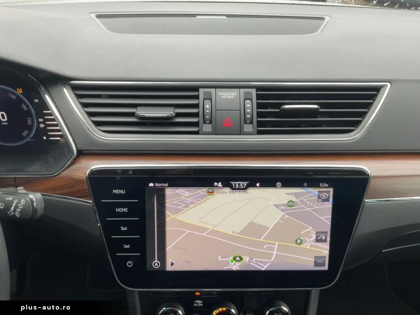 SKODA Superb Combi SCOUT 2.0 TDI 4x4 DSG LED AHK PANO