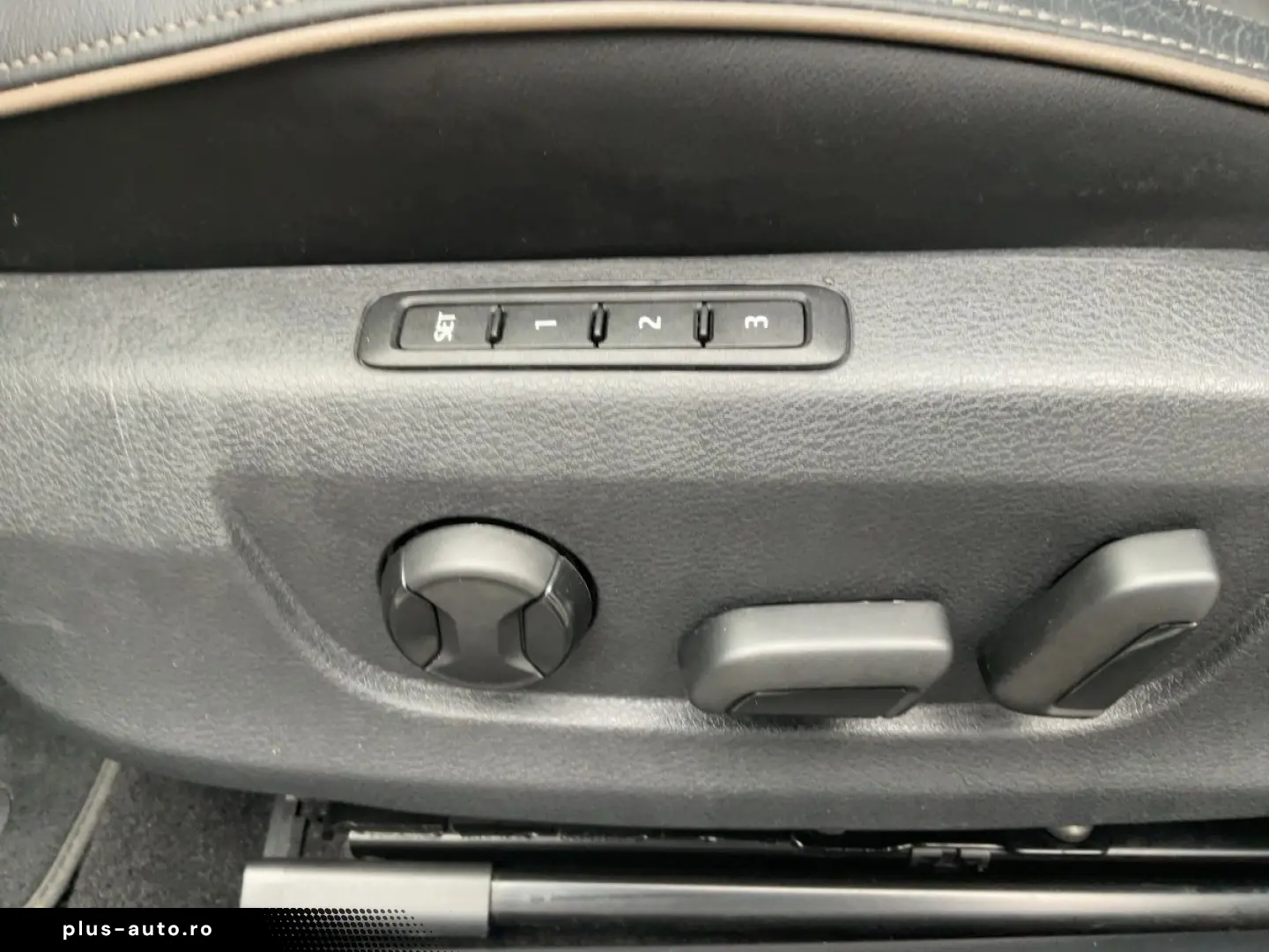 SKODA Superb Combi SCOUT 2.0 TDI 4x4 DSG LED AHK PANO