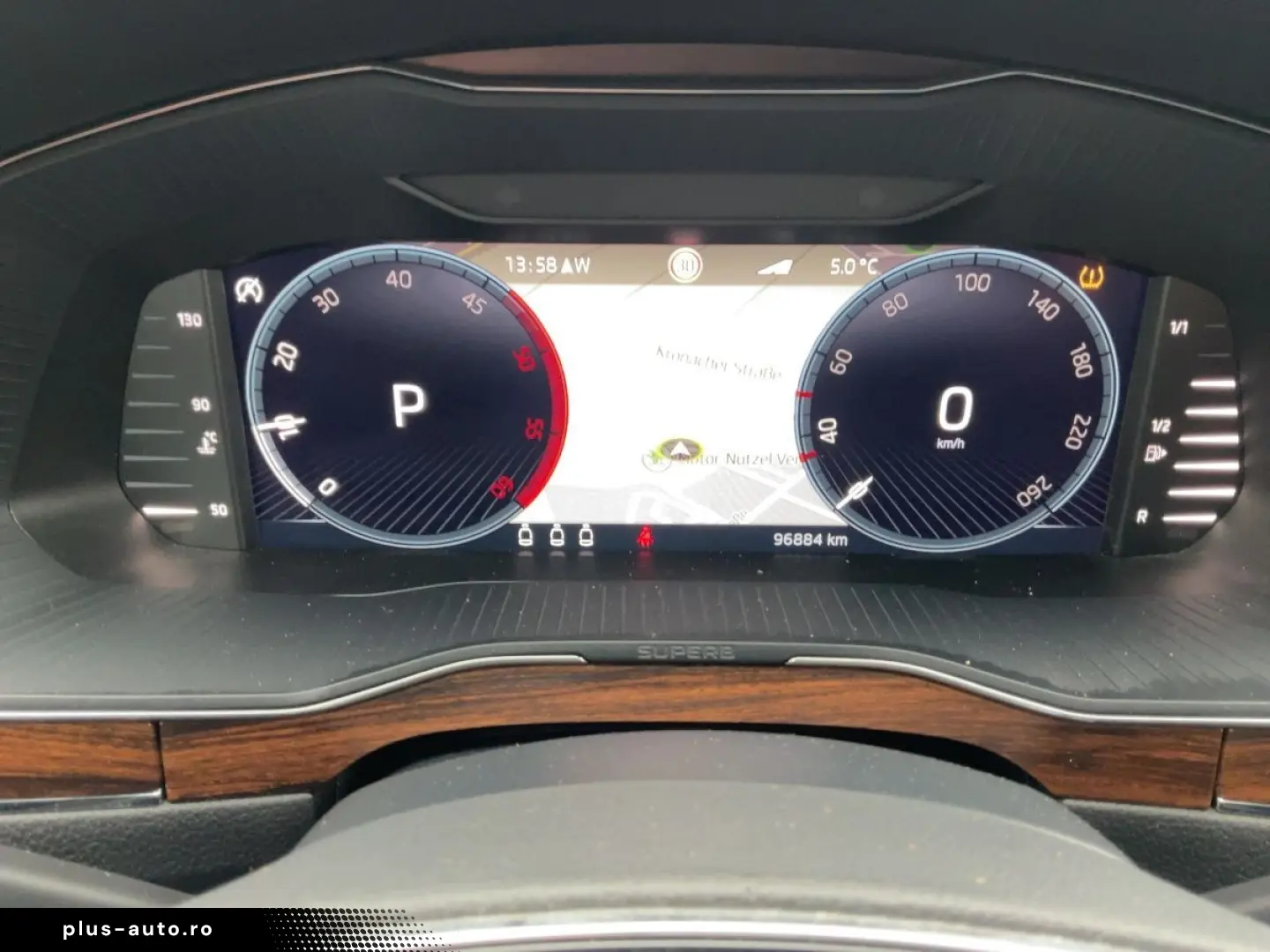 SKODA Superb Combi SCOUT 2.0 TDI 4x4 DSG LED AHK PANO