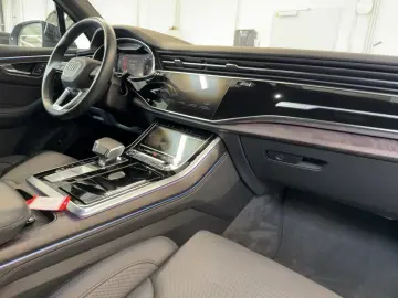 AUDI Q7 S line 50 TDI quattro virtual Pano AHK