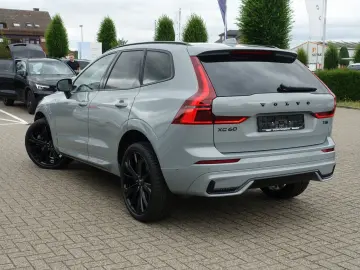 VOLVO XC60 Black Edition Ultra T8 AWD B&W Four-C 360