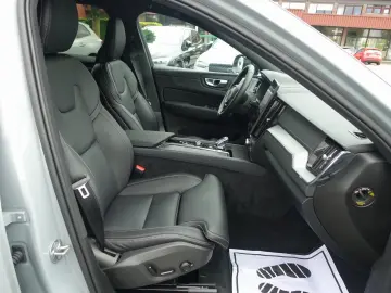 VOLVO XC60 Black Edition Ultra T8 AWD B&W Four-C 360