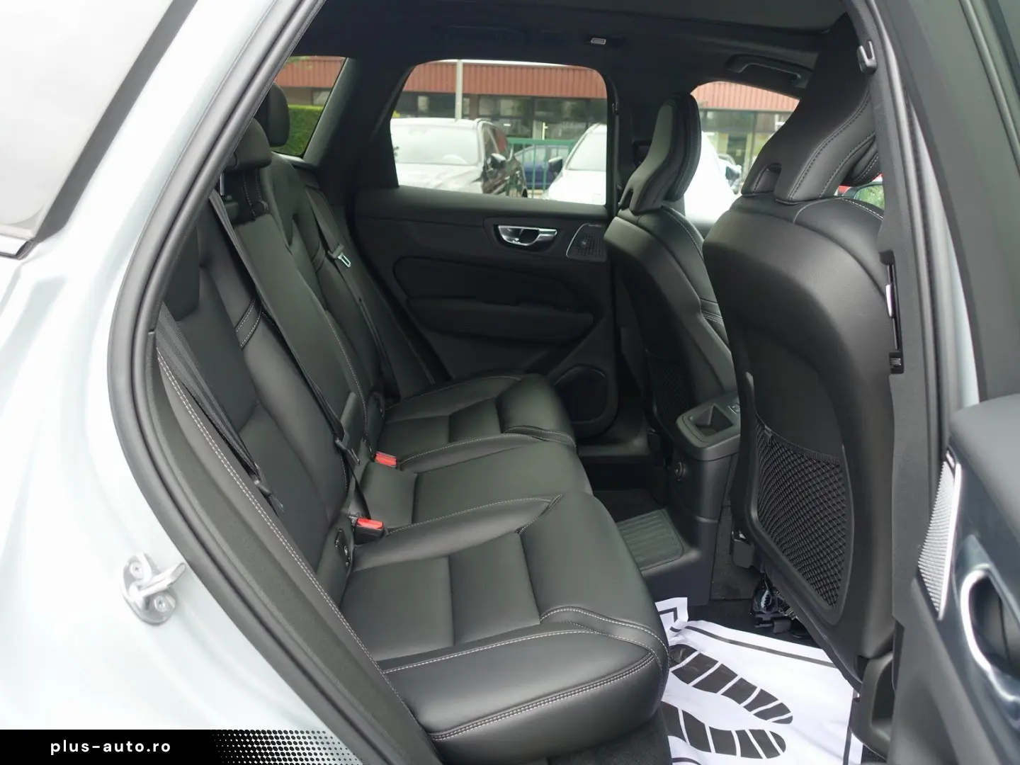 VOLVO XC60 Black Edition Ultra T8 AWD B&W Four-C 360