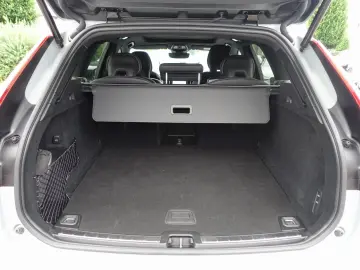 VOLVO XC60 Black Edition Ultra T8 AWD B&W Four-C 360