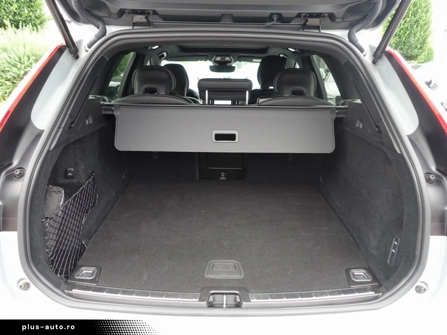 VOLVO XC60 Black Edition Ultra T8 AWD B&W Four-C 360