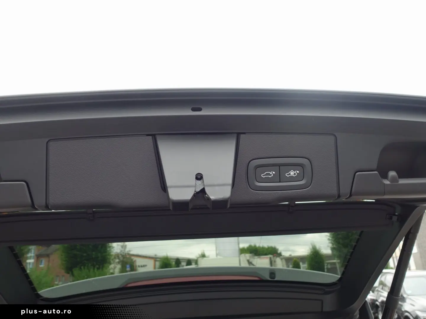 VOLVO XC60 Black Edition Ultra T8 AWD B&W Four-C 360