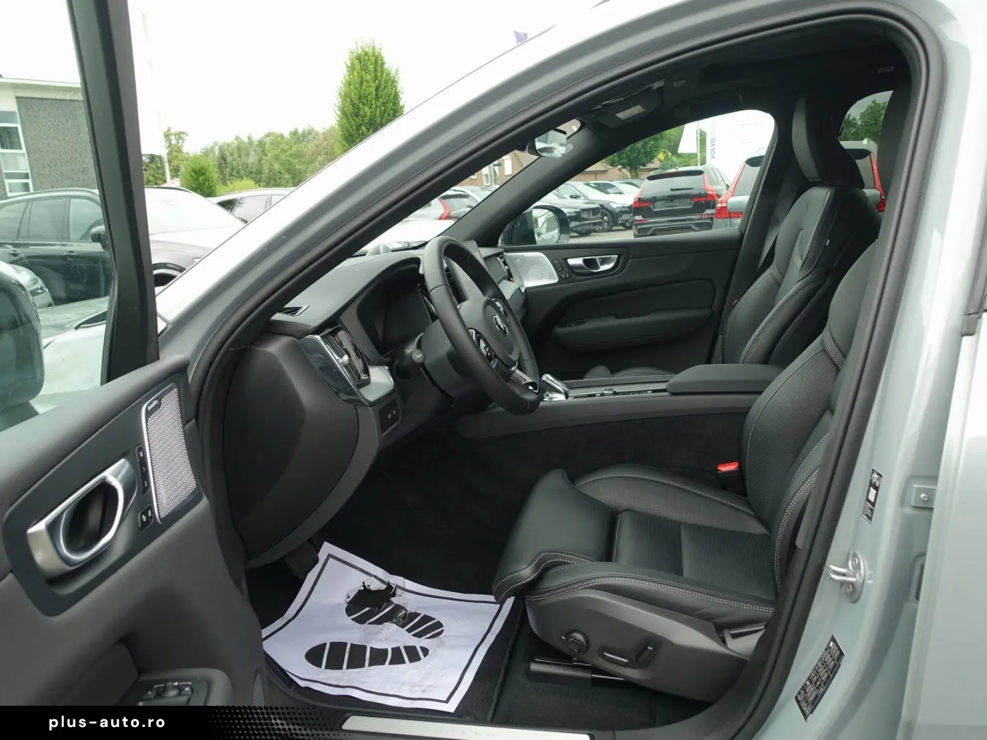 VOLVO XC60 Black Edition Ultra T8 AWD B&W Four-C 360