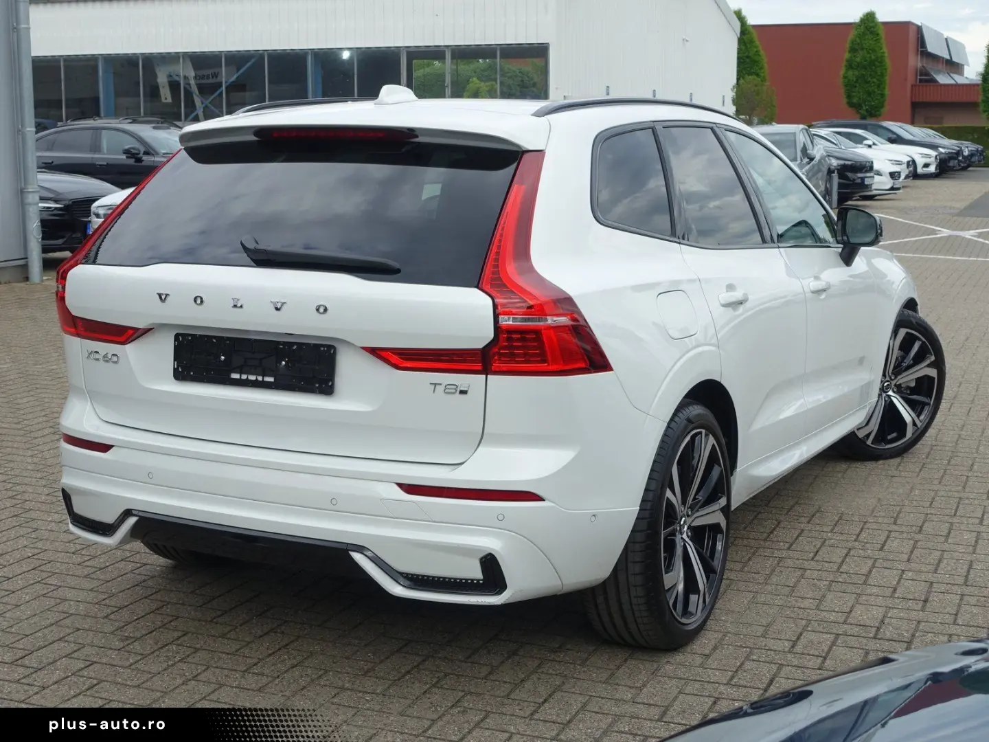 VOLVO XC60 Ultra Dark T8 AWD Plug-in Pano FourC B&W