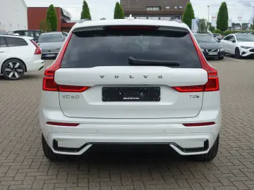 VOLVO XC60 Ultra Dark T8 AWD Plug-in Pano FourC B&W
