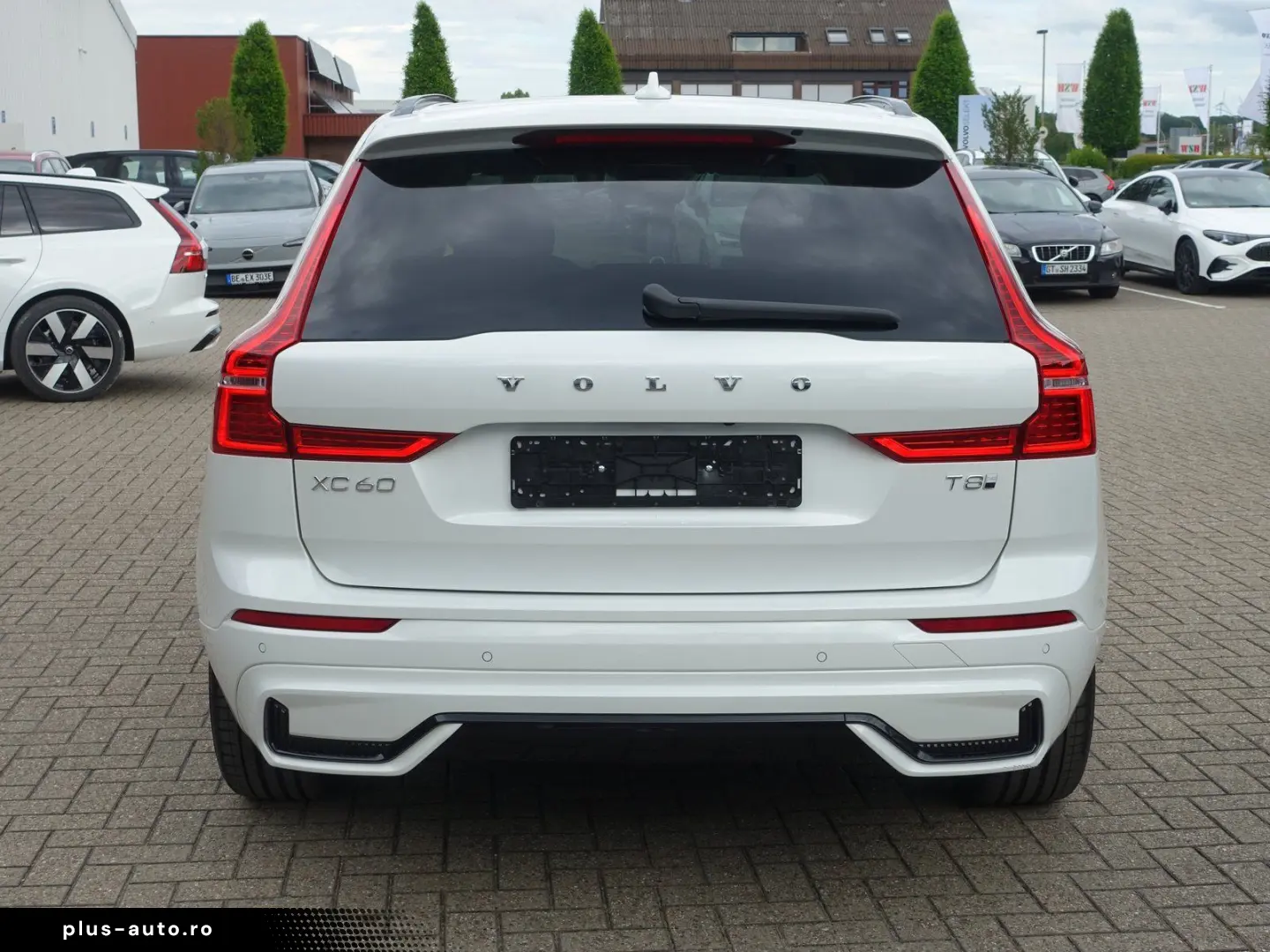 VOLVO XC60 Ultra Dark T8 AWD Plug-in Pano FourC B&W