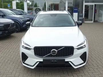 VOLVO XC60 Ultra Dark T8 AWD Plug-in Pano FourC B&W