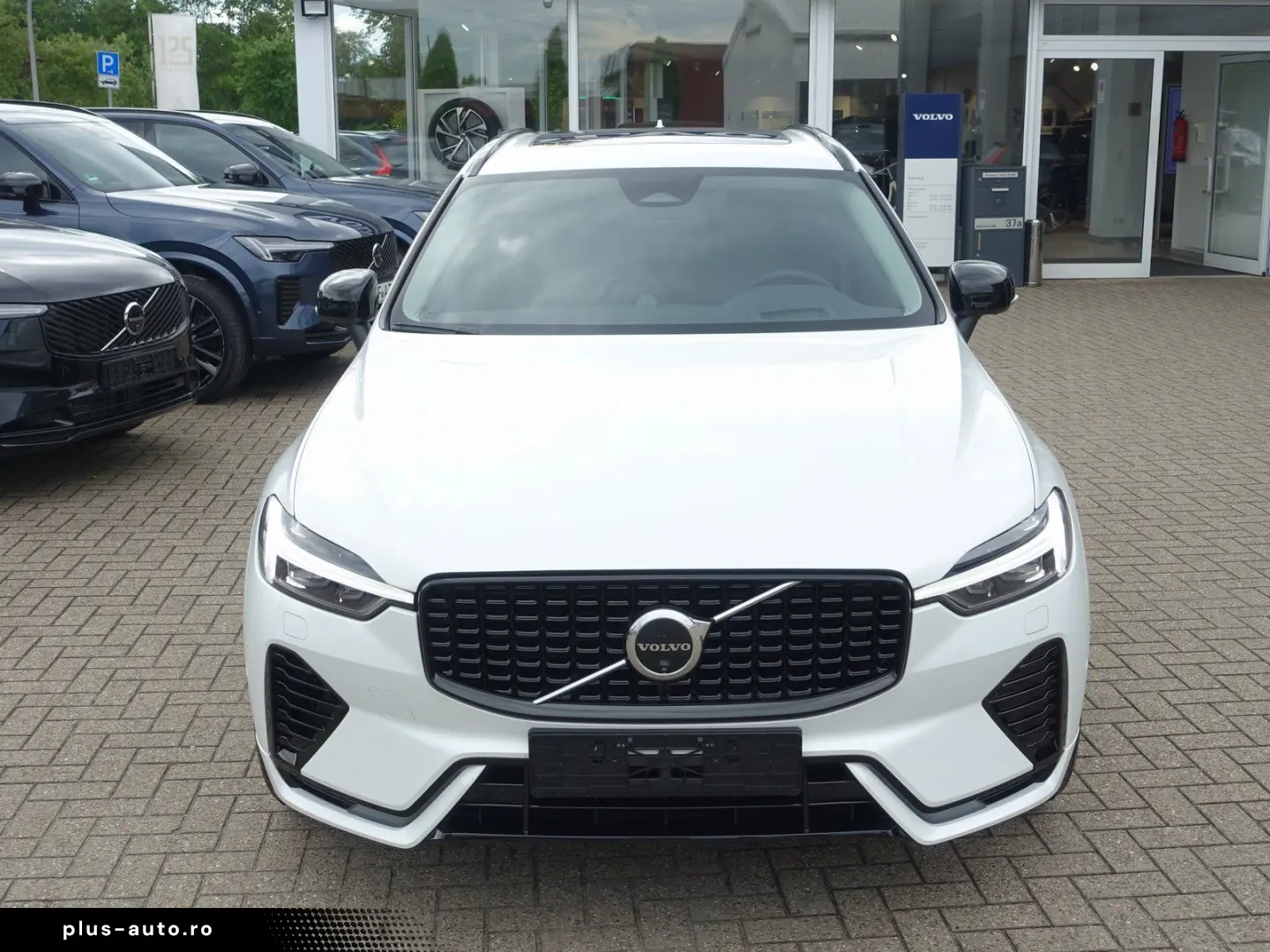 VOLVO XC60 Ultra Dark T8 AWD Plug-in Pano FourC B&W