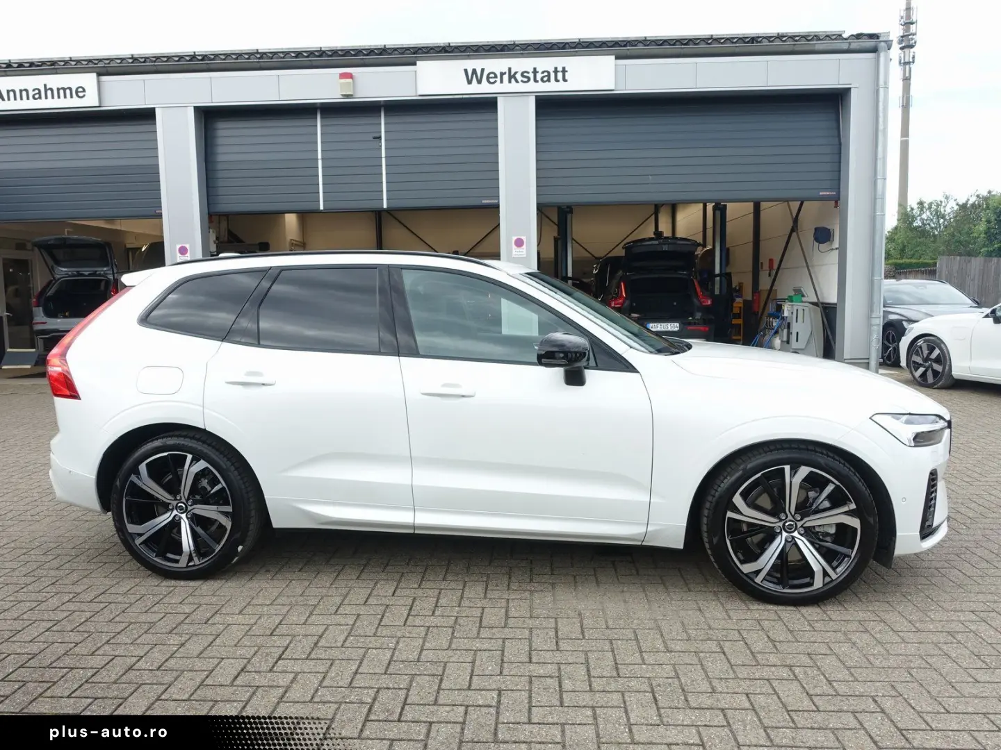 VOLVO XC60 Ultra Dark T8 AWD Plug-in Pano FourC B&W