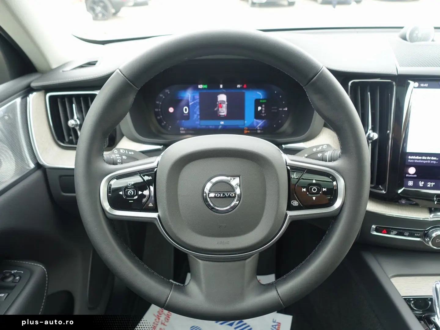 VOLVO XC60 Ultra Dark T8 AWD Plug-in Pano FourC B&W