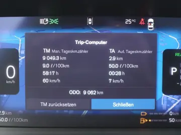 VOLVO XC60 Ultra Dark T8 AWD Plug-in Pano FourC B&W