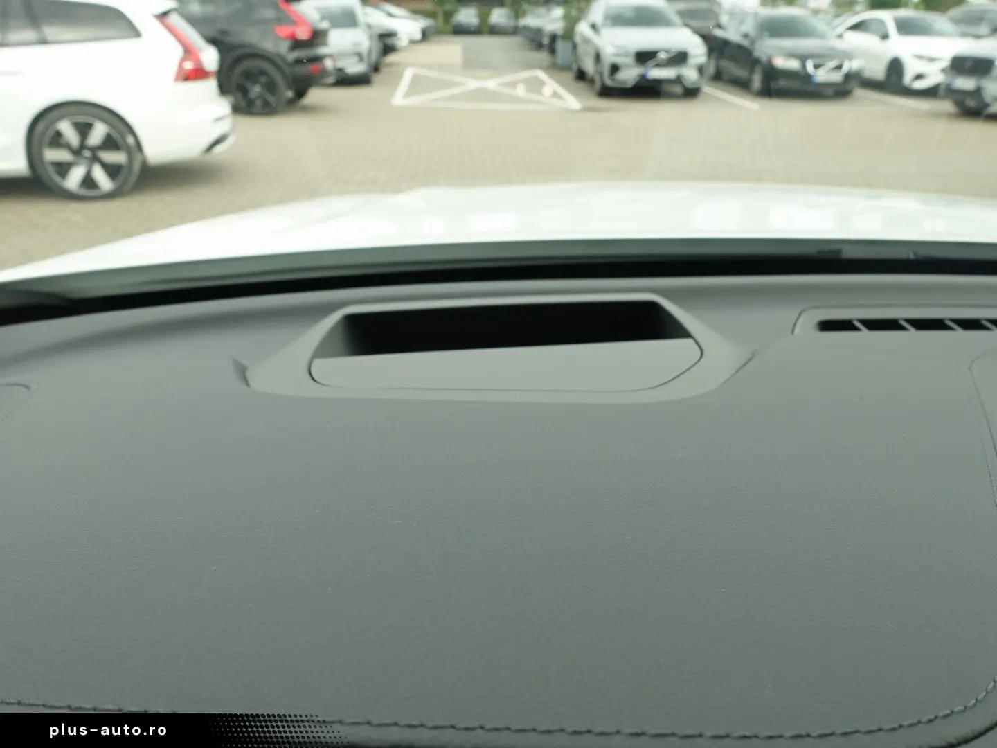 VOLVO XC60 Ultra Dark T8 AWD Plug-in Pano FourC B&W