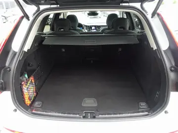 VOLVO XC60 Ultra Dark T8 AWD Plug-in Pano FourC B&W